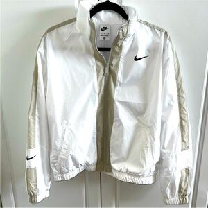 NWT Nike Windbreaker